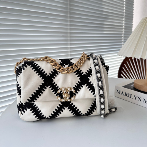 Chanel Women Shoulder Bags 25cm