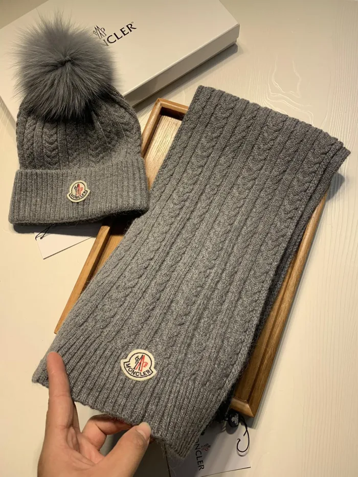 Moncler Knitted Hat+Scarf