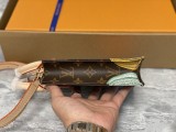M82112