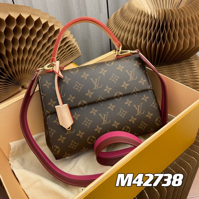 M42738