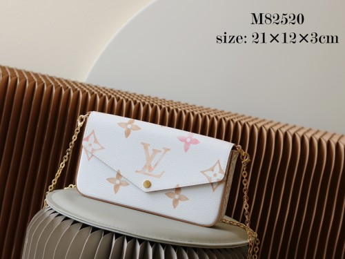 M82520