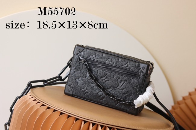M55702