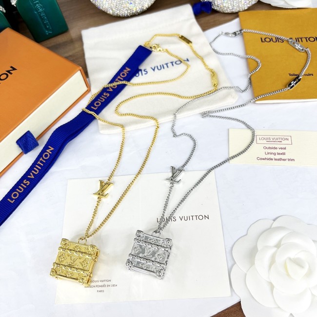 Jewlry Trunk Locket