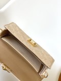 M82637