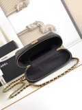 Chanel Clogo AP4483