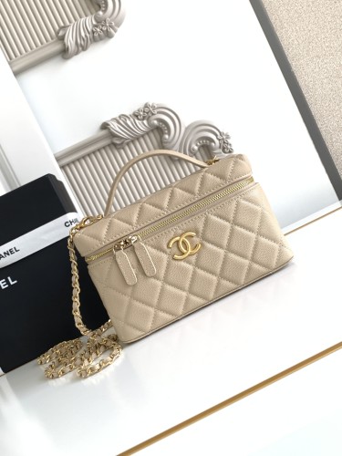 Chanel Clogo AP4483