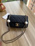 Chanel hold