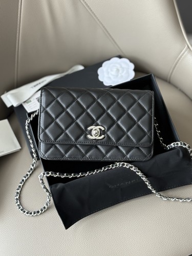 Chanel logo AP0253
