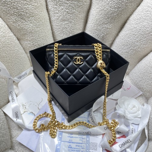 Chanel logo AP3204