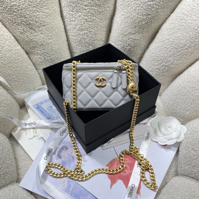Chanel logo AP3204