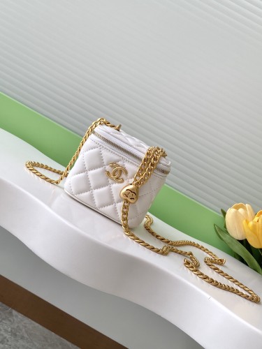 Chanel logo AP3203