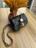 Chanel hold