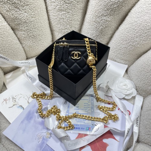 Chanel logo AP3203