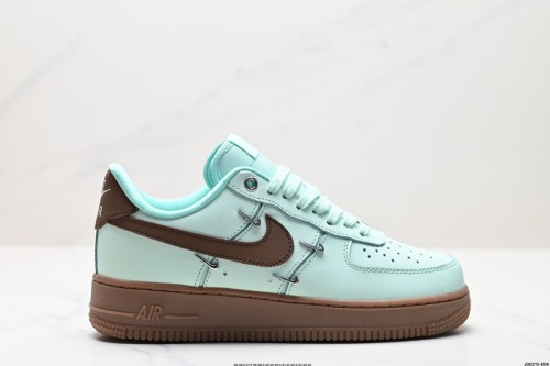 NIKE AIR FORCE