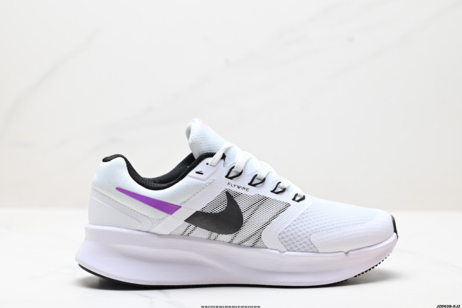 NIKE RUN SWIFT