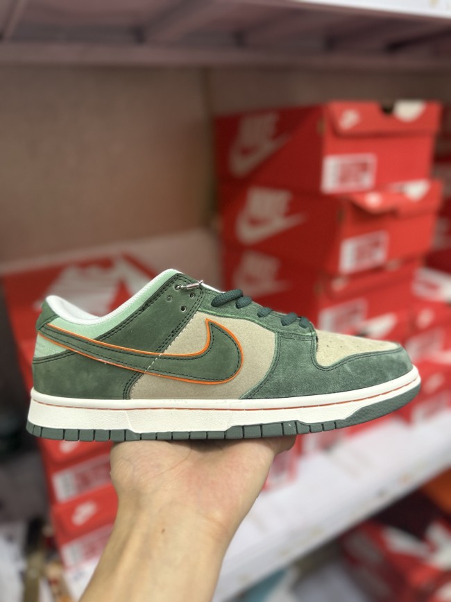 SB Dunk Low KATSUHIRO TOMO