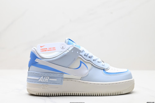 NIKE WMNS Air Force