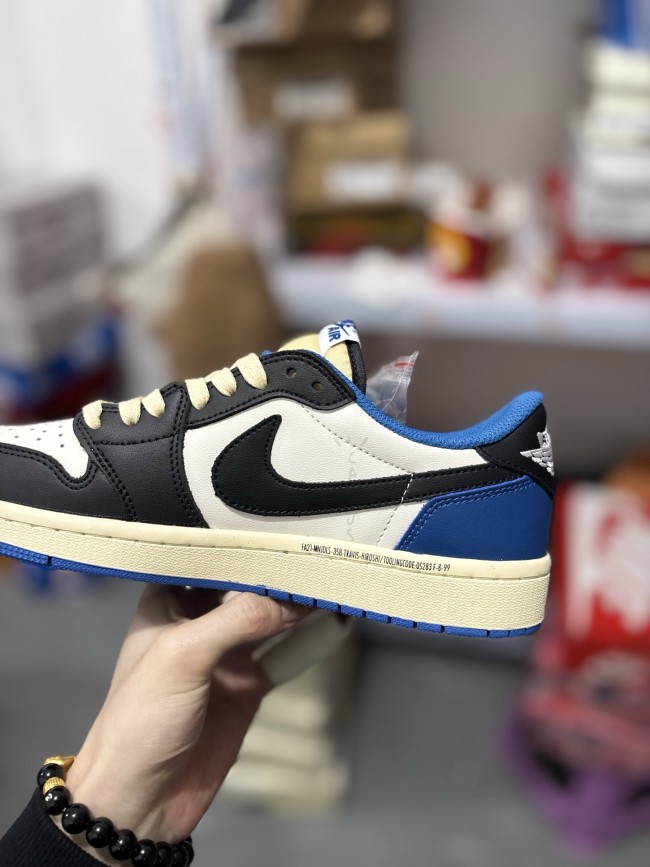 Sneaker