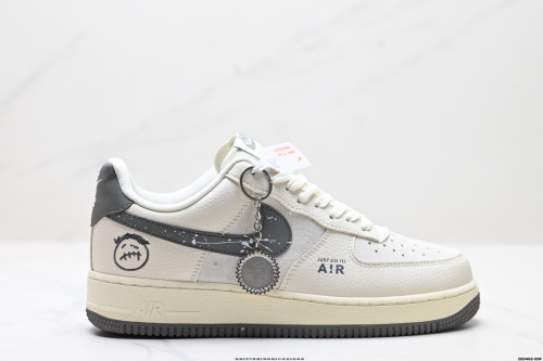 NIKE AIR FORCE