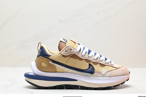 Nike Vaporwaffle Sacai