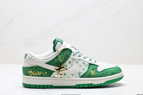 NIKE DUNK LOW