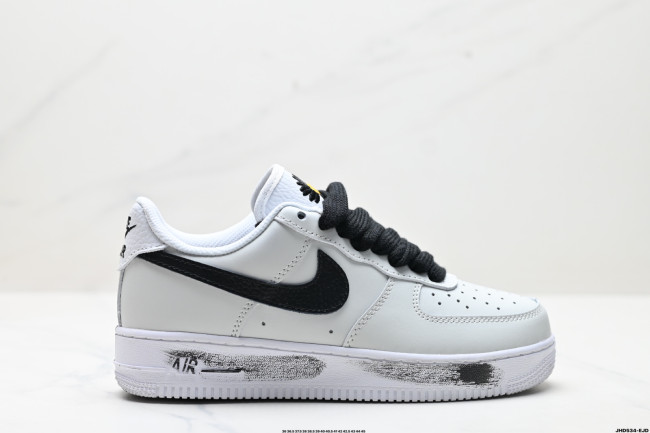 NIKE AIR FORCE