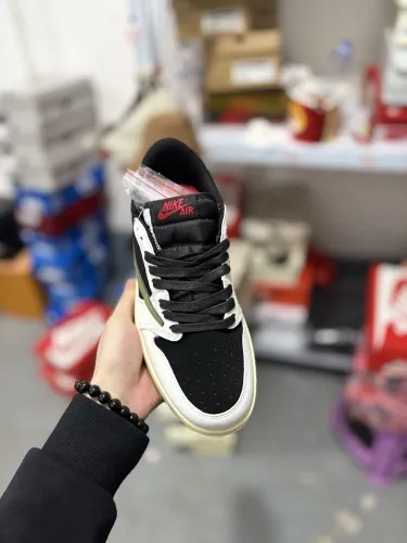Sneaker