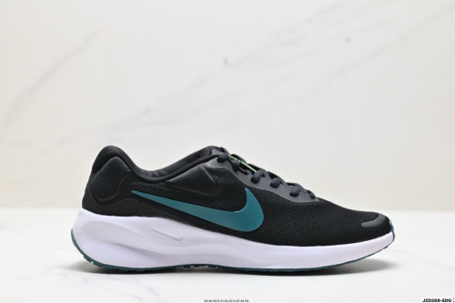 Nike REVOLUTION