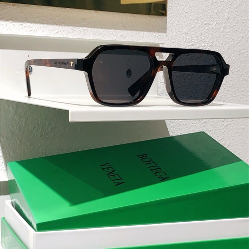 Sunglass BOTTEGA VENET