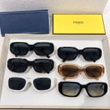 Sunglass Fendi E40151