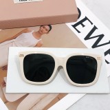 Sunglass MIUMIU
Mod