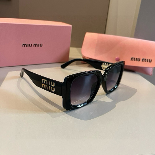 Sunglass miumiu