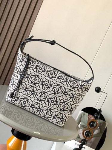 Loewe Cubi Anagram 9008
