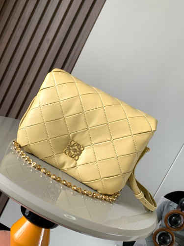 Loewe Puffer Goya 1000