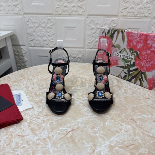 shoes DG 2025