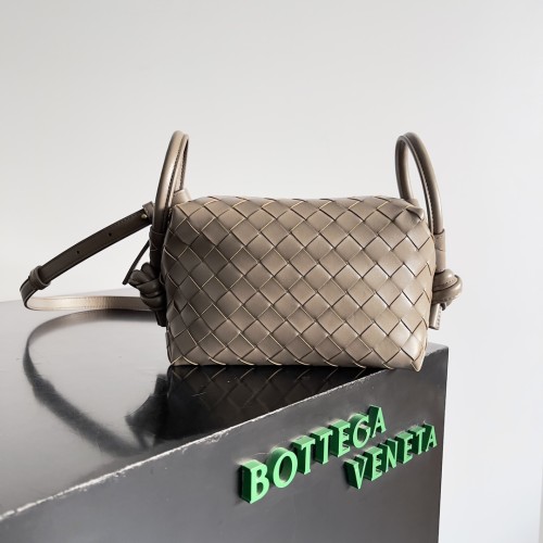 BV BOTTEGA VENETA 2024