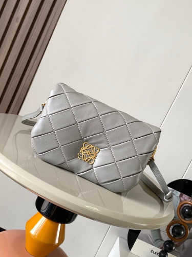 Loewe Puffer Goya 9077