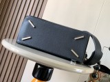 Loewe Jonathan Anderson 9017