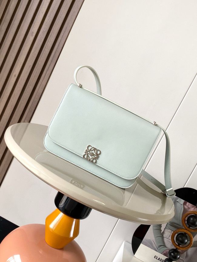 Loewe Anagram 9067