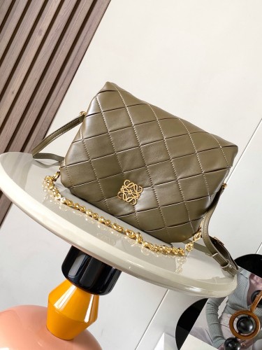 Loewe Puffer Goya 1000