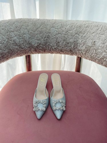 shoes Efflorescence 2025