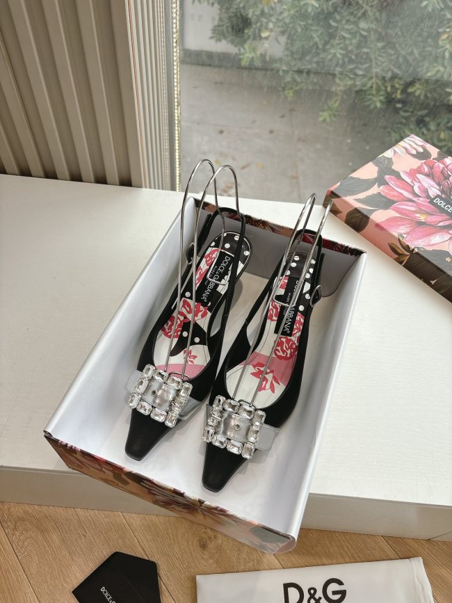 shoes DOLCE 2025