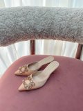 shoes Efflorescence 2025