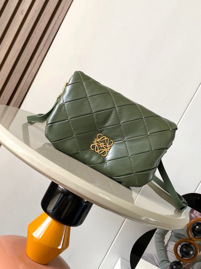 Loewe Puffer Goya 9077