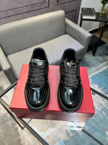 shoes Valentino 2025