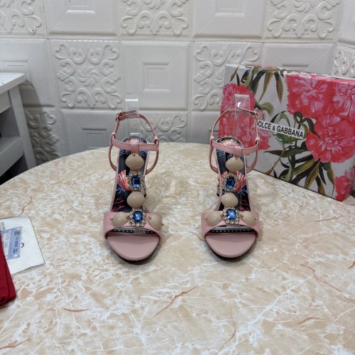 shoes DG 2025