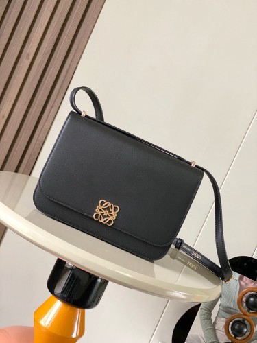 Loewe Anagram 9067