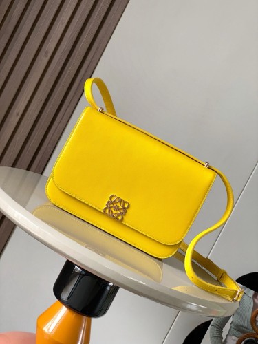 Loewe Anagram 9067