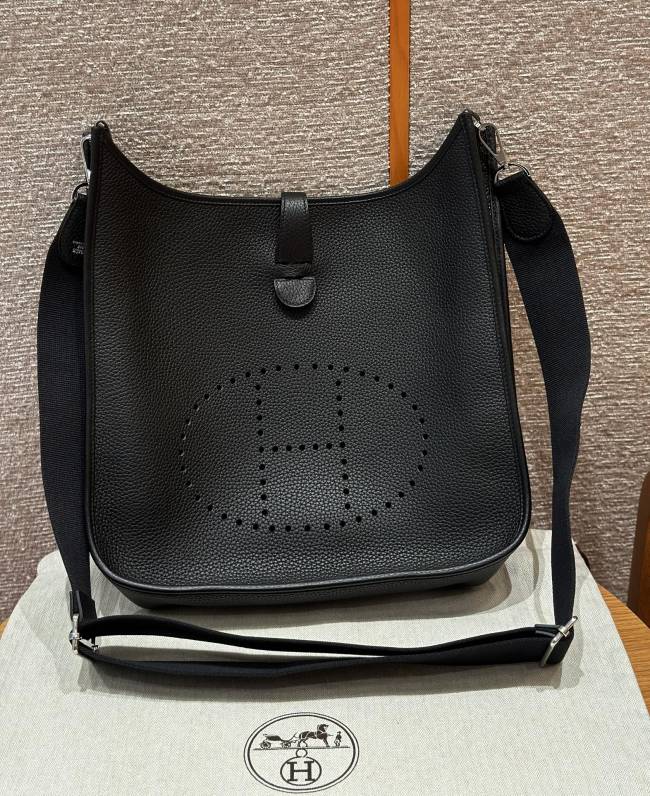 Hermes clemence
Hardware
