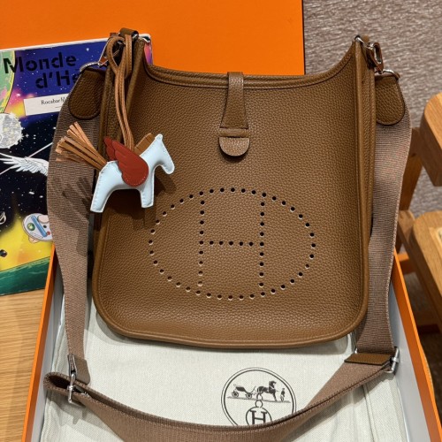 Hermes clemence
Hardware